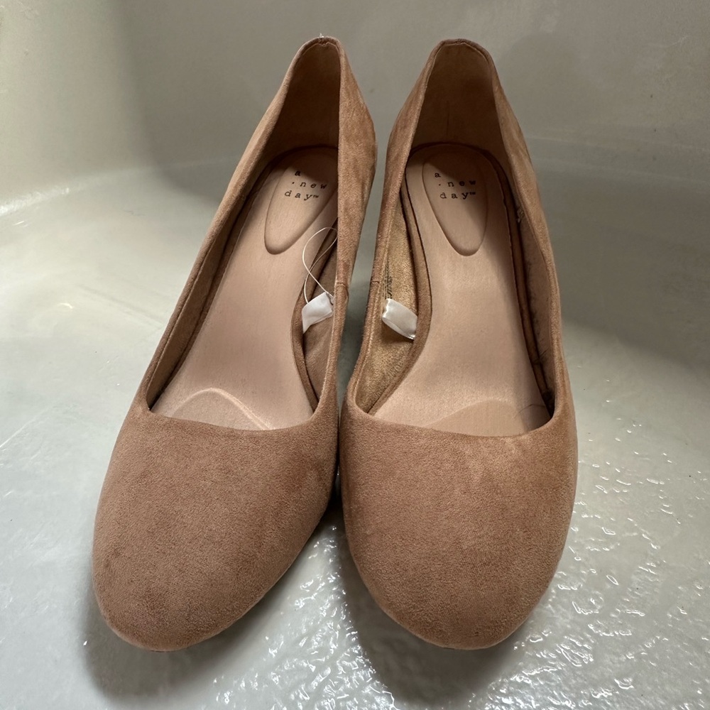 Elegant Tan Women's Shoes